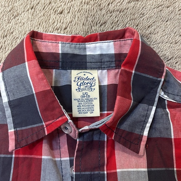 Boys Button Down Short Sleeve Shirt - Picture 3 of 4